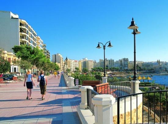 Modern 2 Bedroom Maisonette In Central Sliema Dış mekan fotoğraf